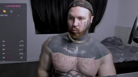 Snapshot of master_oil chatting on December 14, 5:25 pm Huge Alex online show from December 14, 5:25 pm