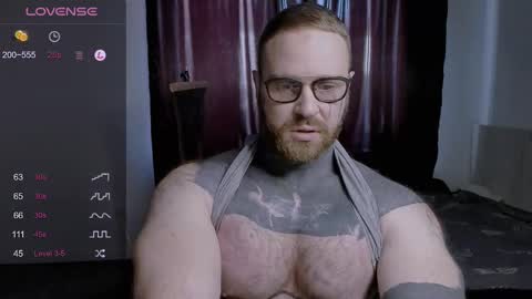 Snapshot of master_oil chatting on February 26, 7:20 am Huge Alex online show from February 26, 7:20 am