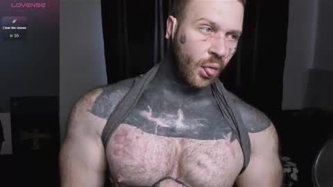 Snapshot of master_oil chatting on October 6, 5:38 am Huge Alex online show from October 6, 5:38 am