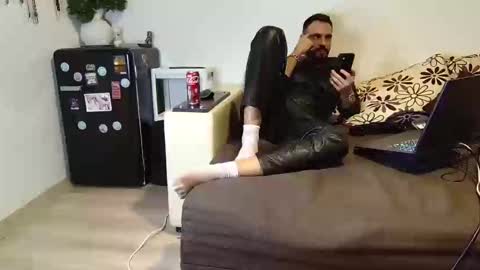 Snapshot of master_roberto333 chatting on January 5, 9:57 pm SIR online show from January 5, 9:57 pm