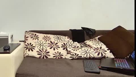 Snapshot of master_roberto333 chatting on January 17, 5:41 pm SIR online show from January 17, 5:41 pm