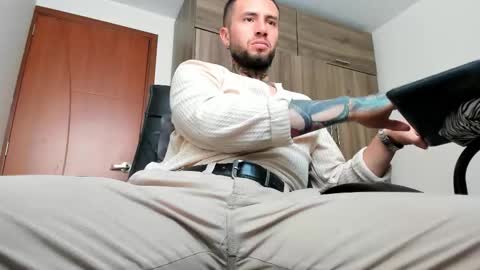 steven  online show from December 17, 5:08 pm