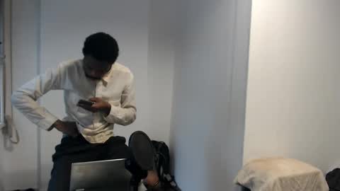 Snapshot of masterdomfuck chatting on February 26, 8:33 pm Masterdomfuck online show from February 26, 8:33 pm