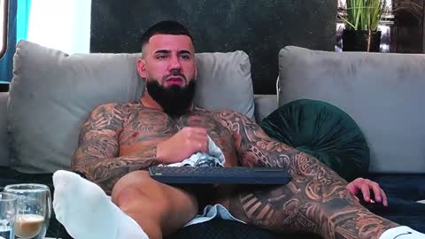 masterkingofmuscle online show from January 13, 9:19 am