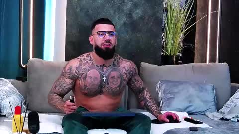 masterkingofmuscle online show from March 3, 1:20 pm