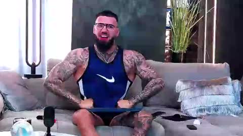 masterkingofmuscle online show from March 10, 7:21 am