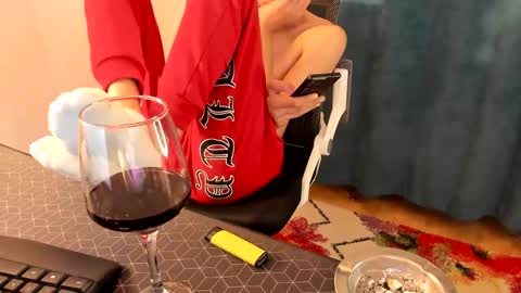 Snapshot of mastermiko chatting on December 5, 11:40 pm Silly Rabbit online show from December 5, 11:40 pm