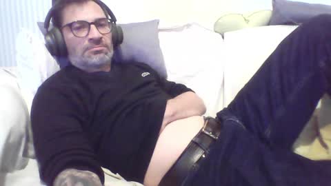 Snapshot of masterp17 chatting on December 8, 7:54 pm Master P online show from December 8, 7:54 pm