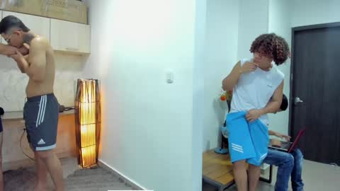 Team Cris Darwin- Fernando- Stiven- David online show from January 26, 2:19 pm