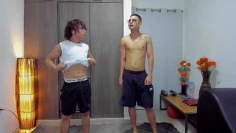 Team Cris Darwin- Fernando- Stiven- David online show from February 5, 11:23 am