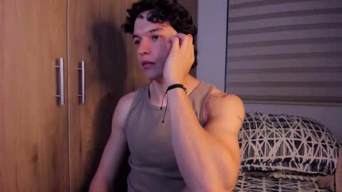 Snapshot of mastrangelo_x chatting on October 18, 4:37 am mastrangelo_x online show from October 18, 4:37 am