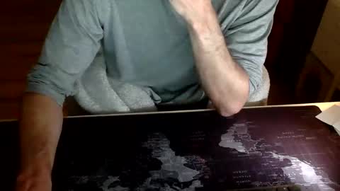 Snapshot of masturbatemindbreaker chatting on January 6, 10:05 pm MasturbateMindbreaker online show from January 6, 10:05 pm