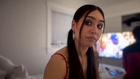 Snapshot of masturbatingmariamiller chatting on December 19, 2:34 am masturbatingmariamiller online show from December 19, 2:34 am