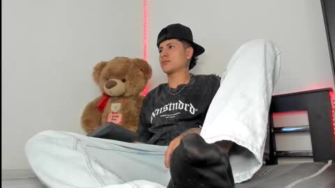 mateo_escobar online show from November 8, 9:35 pm