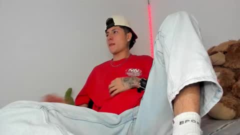 mateo_escobar online show from November 12, 2:01 am