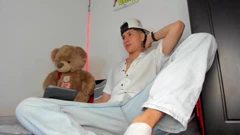 mateo_escobar online show from November 13, 11:25 pm