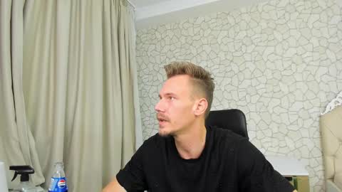 MateoBenjamin online show from December 19, 8:44 pm