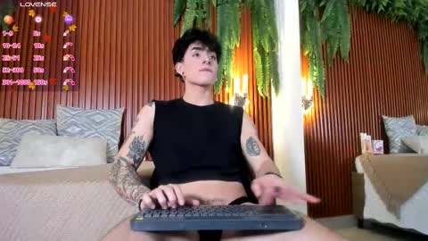 Snapshot of mathew_stardust chatting on February 8, 12:03 am Mathew Stardust online show from February 8, 12:03 am