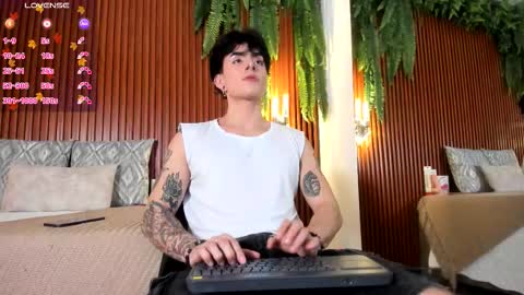 Snapshot of mathew_stardust chatting on February 8, 11:08 pm Mathew Stardust online show from February 8, 11:08 pm