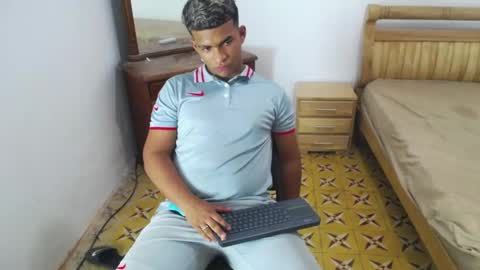 mathews__ online show from December 20, 3:24 am