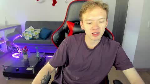 Snapshot of mathwx_ chatting on December 10, 8:38 pm Alejandro Alex online show from December 10, 8:38 pm