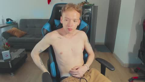 Snapshot of mathwx_ chatting on December 31, 6:35 pm Alejandro Alex online show from December 31, 6:35 pm