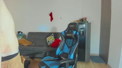 Snapshot of mathwx_ chatting on December 31, 9:39 pm Alejandro Alex online show from December 31, 9:39 pm