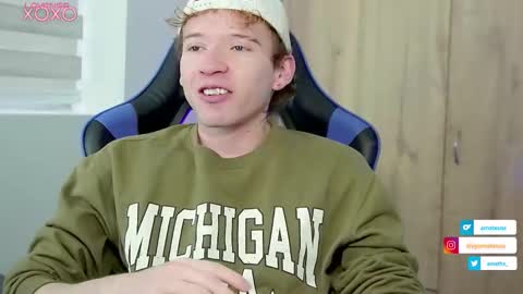 Snapshot of mathwx_ chatting on October 29, 11:23 am Alejandro Alex online show from October 29, 11:23 am