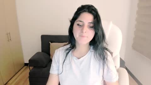 Snapshot of matilda_sweet18 chatting on January 11, 1:59 am Lucia online show from January 11, 1:59 am