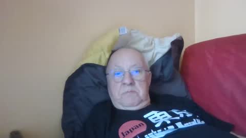 Snapshot of matricule4246 chatting on February 9, 9:37 am joyaam79 online show from February 9, 9:37 am