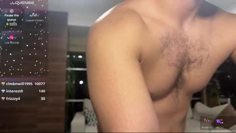 Snapshot of matt_artim chatting on December 12, 1:53 am The Matt Leon online show from December 12, 1:53 am