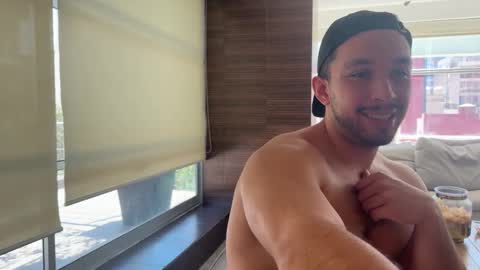 Snapshot of matt_artim chatting on February 12, 6:40 pm The Matt Leon online show from February 12, 6:40 pm