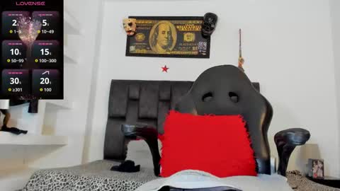 matt rodriguez92 online show from October 19, 9:15 pm