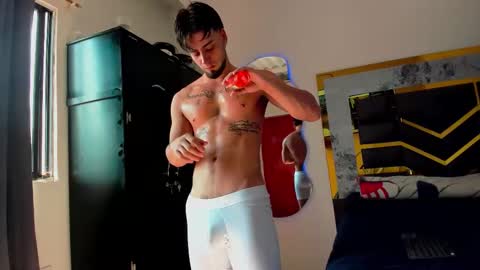 Snapshot of mattdevon chatting on November 7, 6:52 pm Matt online show from November 7, 6:52 pm