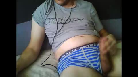 Snapshot of mattek89 chatting on December 16, 12:27 pm mattek89 online show from December 16, 12:27 pm