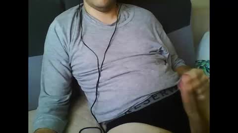 Snapshot of mattek89 chatting on December 21, 10:06 am mattek89 online show from December 21, 10:06 am