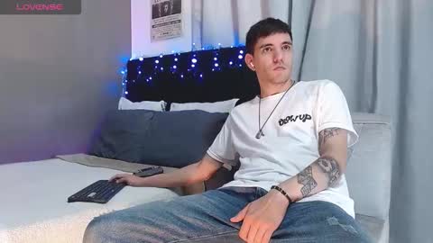 ---Matteo--- online show from November 20, 4:45 am