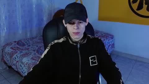 Snapshot of matthewboy_ chatting on December 9, 12:51 pm MatthewBoy online show from December 9, 12:51 pm