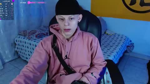 Snapshot of matthewboy_ chatting on December 29, 6:14 am MatthewBoy online show from December 29, 6:14 am