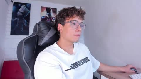 Snapshot of matthewfire1 chatting on October 4, 1:53 pm matthew online show from October 4, 1:53 pm