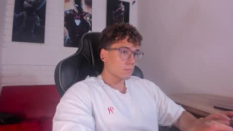 Snapshot of matthewfire1 chatting on October 19, 12:39 pm matthew online show from October 19, 12:39 pm