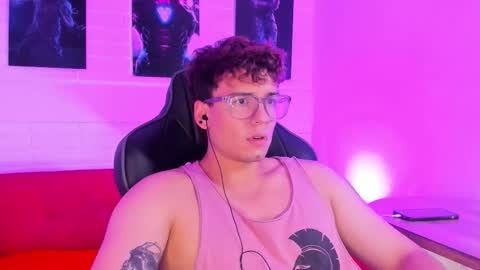 Snapshot of matthewfire1 chatting on November 9, 1:04 am matthew online show from November 9, 1:04 am