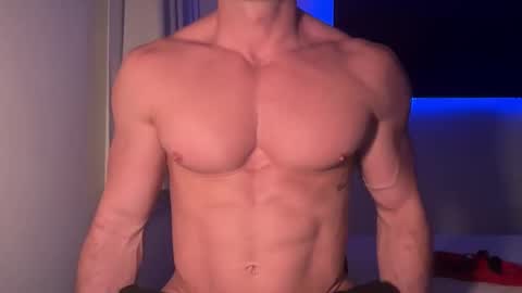 Snapshot of matthewmuscle1 chatting on October 20, 5:52 am Matthew Muscle online show from October 20, 5:52 am