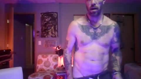 Snapshot of mattiedee369 chatting on October 11, 5:17 am mattiedee369 online show from October 11, 5:17 am