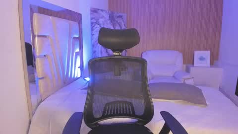 Snapshot of mattthompsonn chatting on November 24, 10:42 pm Matt online show from November 24, 10:42 pm