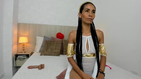 Snapshot of mature_vayolet chatting on March 10, 7:07 pm Vayolet Castro online show from March 10, 7:07 pm