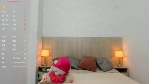 Snapshot of mature_vayolet chatting on October 21, 11:22 am Vayolet Castro online show from October 21, 11:22 am