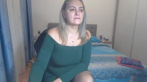 Snapshot of maturediana chatting on December 31, 3:23 am maturediana online show from December 31, 3:23 am