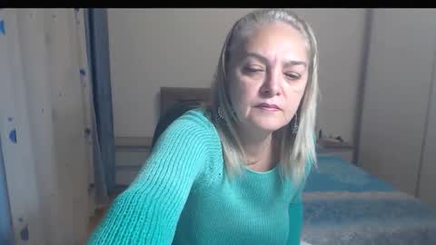 Snapshot of maturediana chatting on October 10, 2:43 am maturediana online show from October 10, 2:43 am