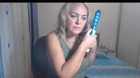 Snapshot of maturediana chatting on October 27, 2:59 am maturediana online show from October 27, 2:59 am